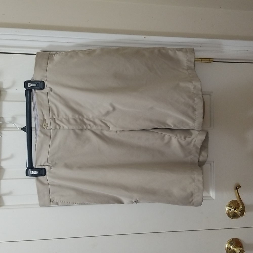 2/$13 Champions Tour tan shorts sz 40